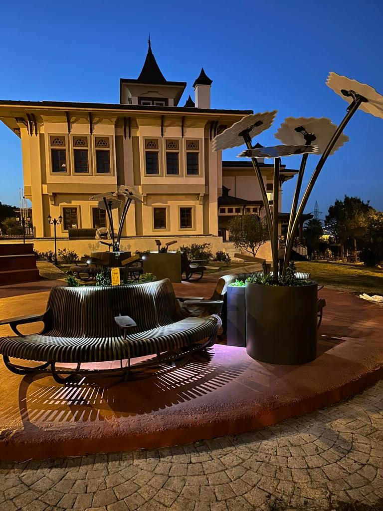 Solar Lounge